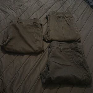 Bundle 2 work pants & 1 jogger